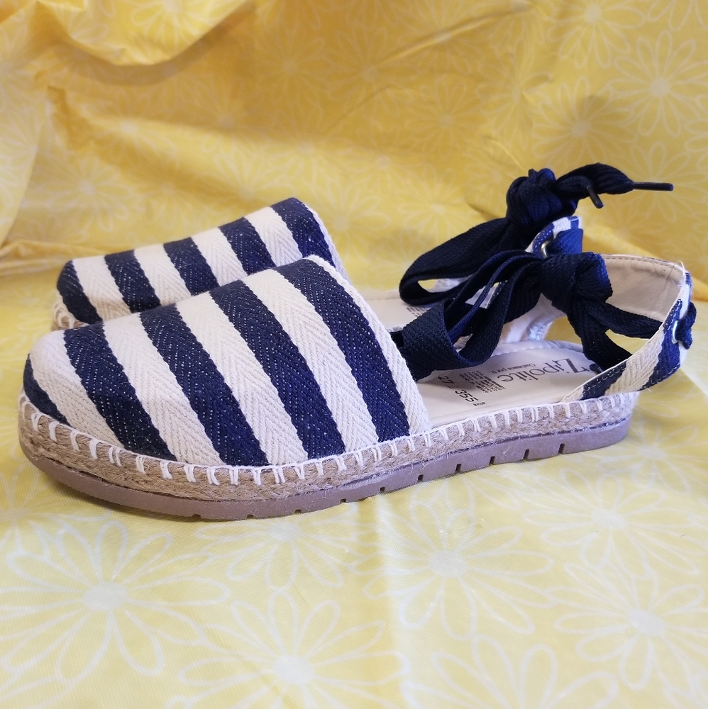 Close toe ankle wrap platform flats